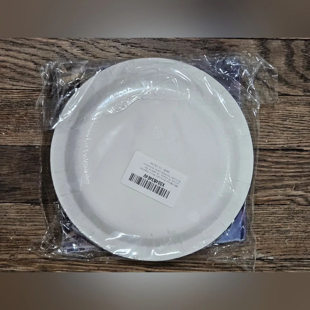 NIB Fortnite cake plates and napkins
